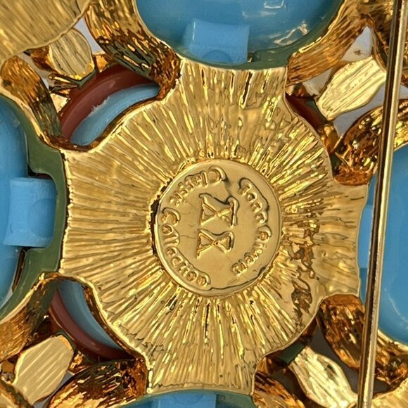 JOAN RIVERS Maltese Brooch Faux Turquoise & Coral Cabochon Brooch 2.25" - Picture 7 of 9